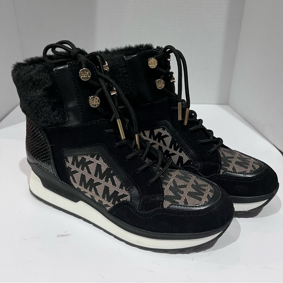 MICHAEL Michael Kors Faux Fur bootie - Picture 1 of 6